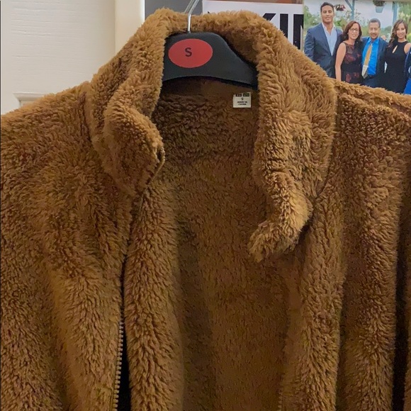 Uniqlo Fuzzy Teddy Jacket - Picture 4 of 6